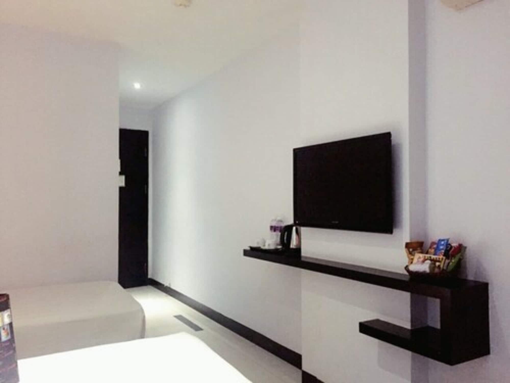 89 Hotel Batam Екстериор снимка