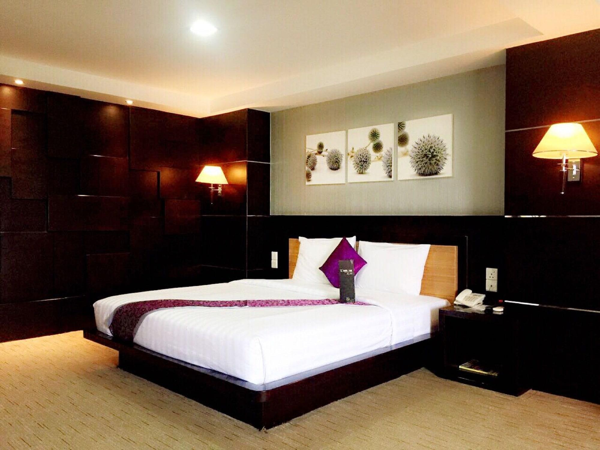 89 Hotel Batam Екстериор снимка