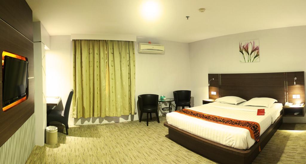 89 Hotel Batam Екстериор снимка