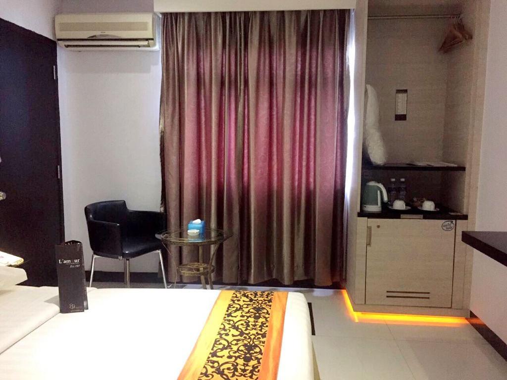 89 Hotel Batam Екстериор снимка